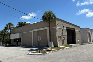 </p>
<p style="text-align: center;">FREE STANDING<br />±3,150 SF<br />OFFICE/WAREHOUSE